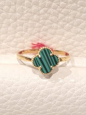 🍀✨️18K Gold Green Clover Ring✨️🍀